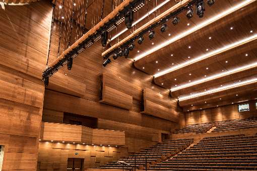 Images 1 to 3: The Macedonian Philharmonic Hall in Skopje offers a very special look and unique acoustics thanks to the best veneer. Photos: IFN/JAF